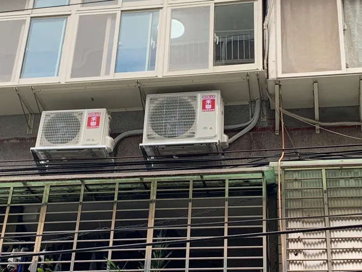 冷氣工程需要確認的項目：不用鐵架(不建議)