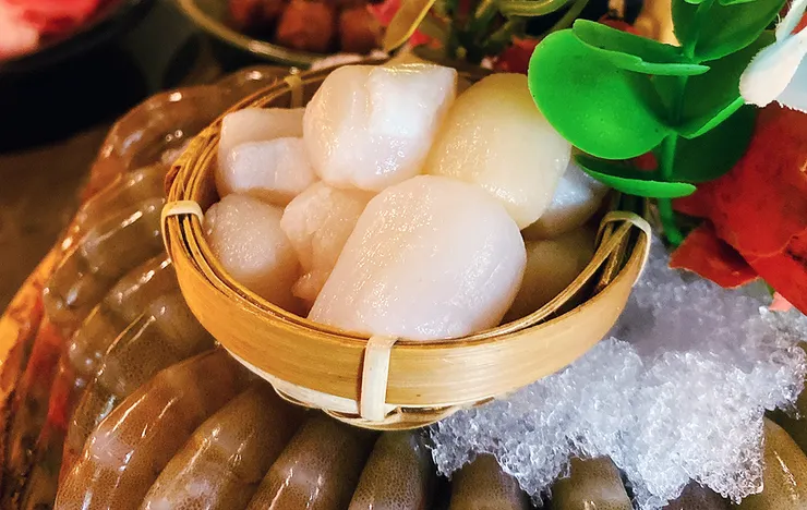 內湖火鍋推薦│柳記螺螄粉火鍋，訂位即送海鮮，當月壽星滿額霸氣贈送海鮮塔