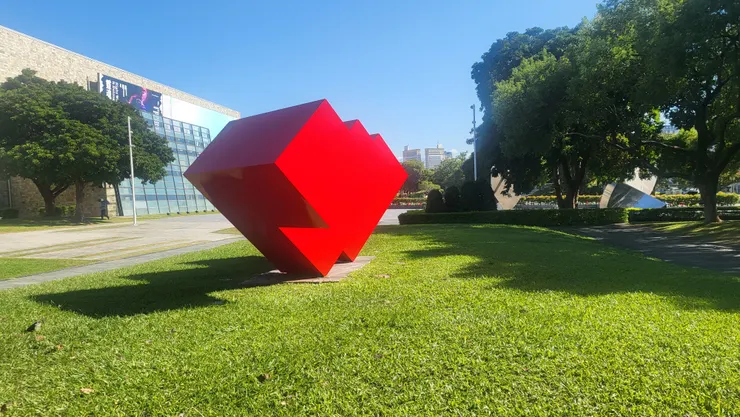 台灣美術館廣場(李建崑攝影)