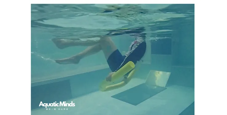 水中一旦施力不對,就很容易翻車