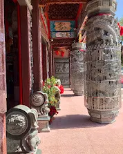 精華的龍柱及石鐘（圖片截圖於網路）