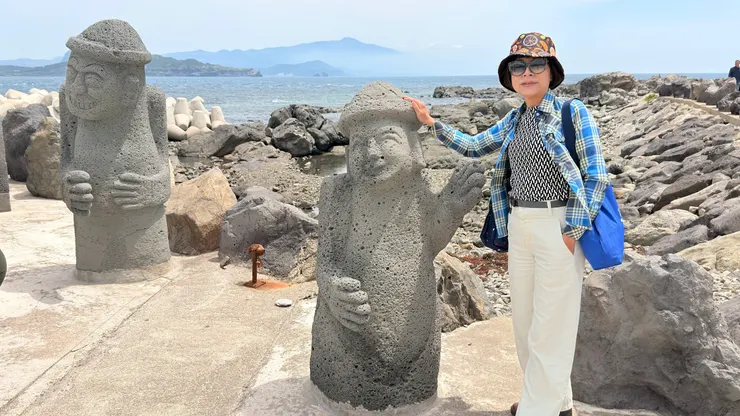 碼頭可愛的石頭爺爺