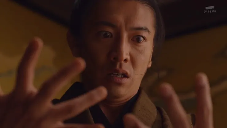 同為東映出品的特別劇《宮本武藏》，宮本武藏於百人斬後得知終其一生未能出人頭地，對自己滿手鮮血的懦弱懊惱模樣，跟信長的惡夢似曾相識，只是這並非大眾期待看到的「木村拓哉」。