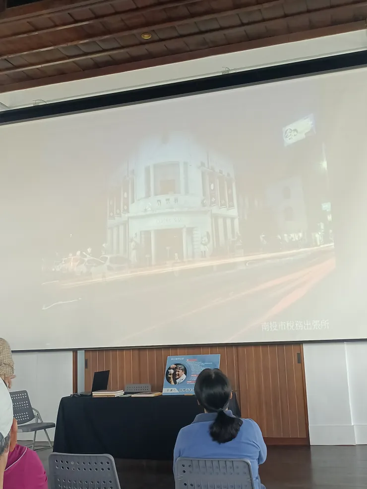 架設腳架，慢動作拍攝，