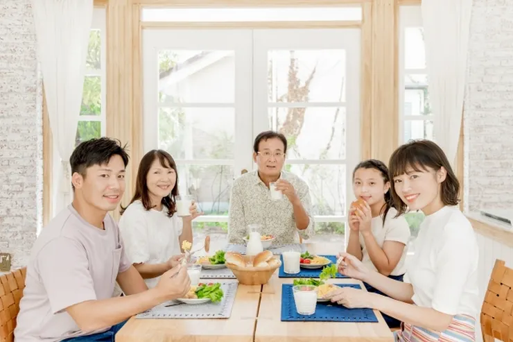 祖父，外祖父，爺爺，外公 (圖片來自Photo-ac)