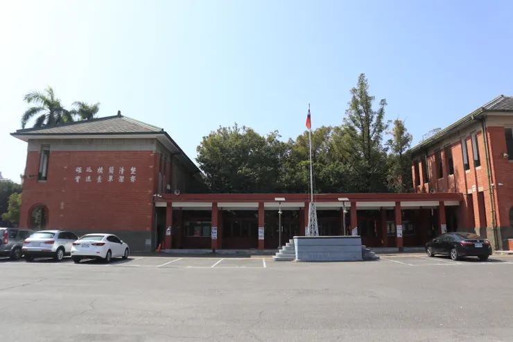 高雄中學的第一棟與第二棟