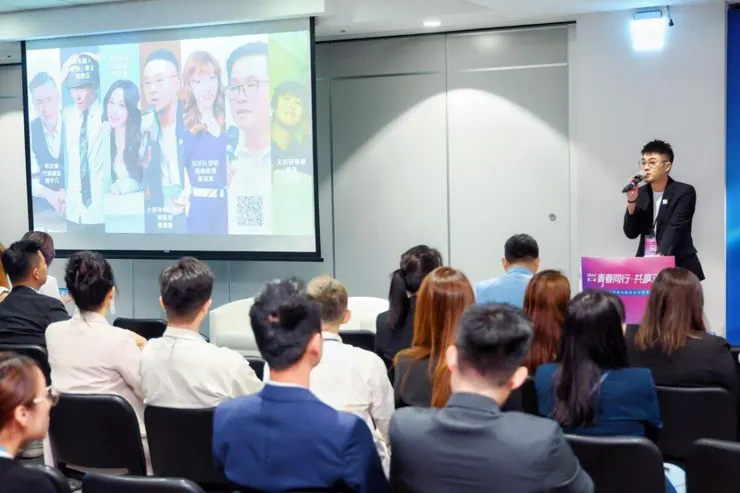 潘偉亷顧問講座風格幽默活潑，引述事例貼近生活時事，引起聽眾與產業菁英熱烈共鳴。