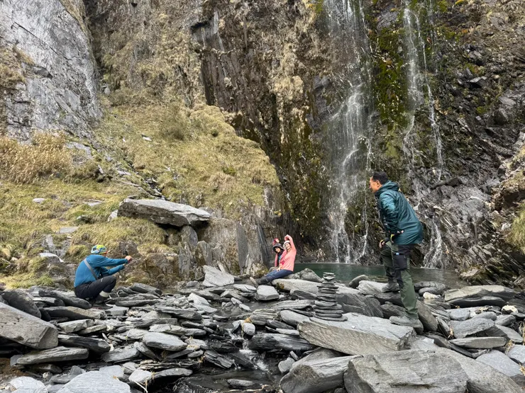 三疊瀑布下拍好拍滿。
