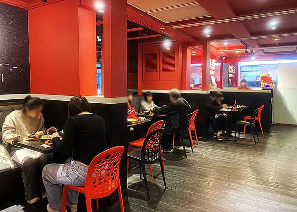 新莊孫東寶(新莊復興店)│新口味麻辣牛排-內用享用無限自助吧