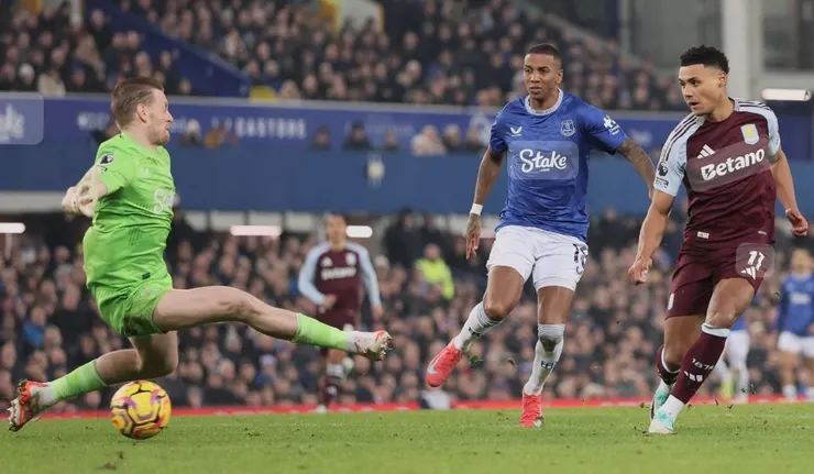 屈堅斯一箭定江山助阿士東維拉勝1:0