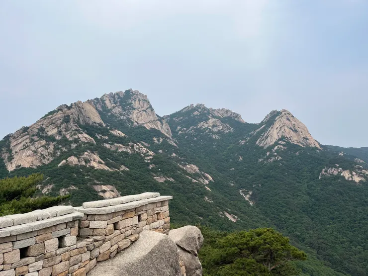 回程時遠望白雲台