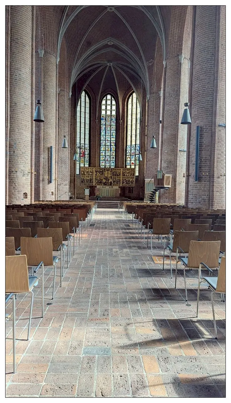 我進到教堂內參觀