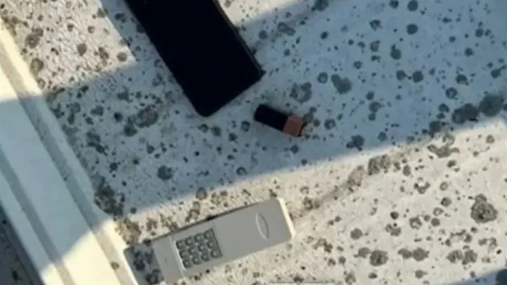 灰色有按鍵者為多用途發訊器