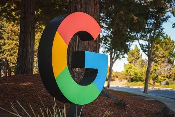 Alphabet資本支出大增,為滿足客戶需求並推動AI與公司成長。