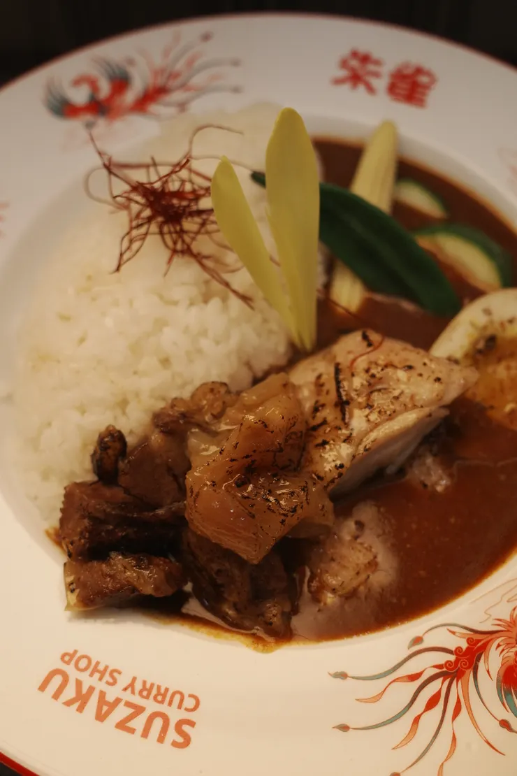 直火炙烤至焦香上色，肉慾一秒滿足。