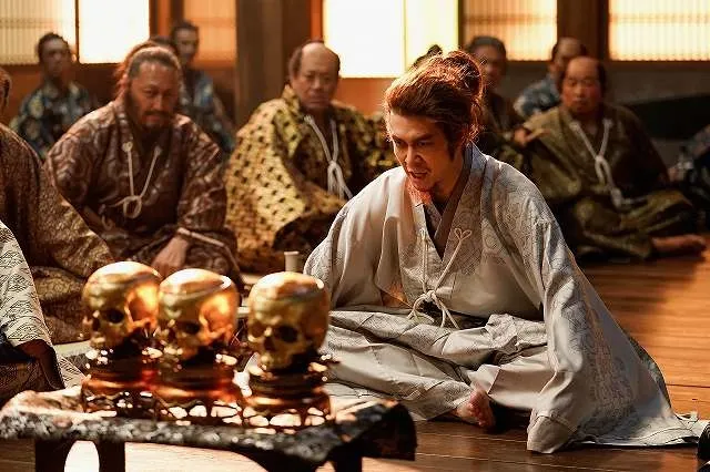 「骷髏頭酒杯」被演繹為光秀擅自為「魔王」信長預備與形象匹配的道具