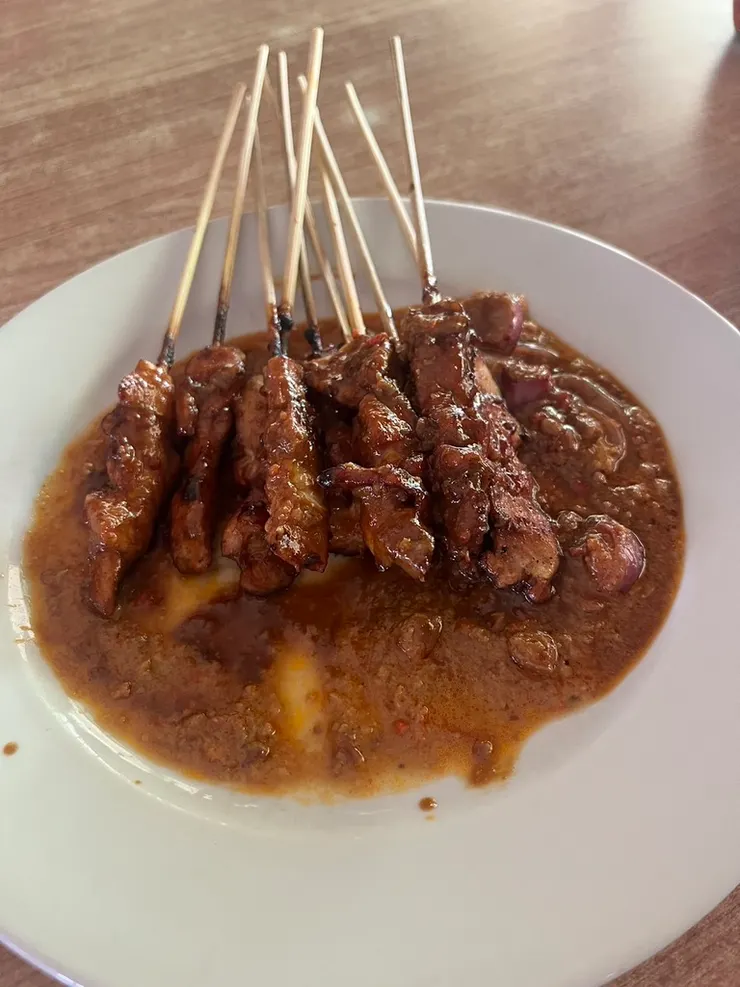 高速公路休息站的沙爹