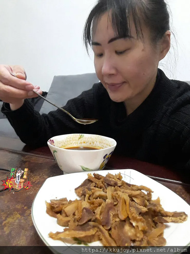 冬季暖鍋🍲牛骨高湯熬煮鍋底，搭配手炒香料與牛四喜底料|第一牛