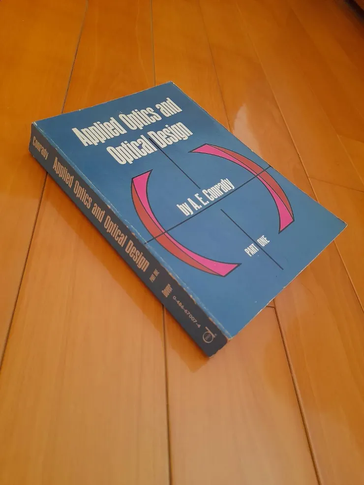 這是我自學計畫的入門書，一本古老、艱深、難懂、無用(對當時的我)全英文書，但訓練了我英文閱讀能力。當時使用原文書的影印本，因為對我深具意義，在美留學時，特地從Dover出版社買來收藏。Dover出版社專門出版沒有版權、被歷史洪流篩選過的好書，稱它們是古文書吧！