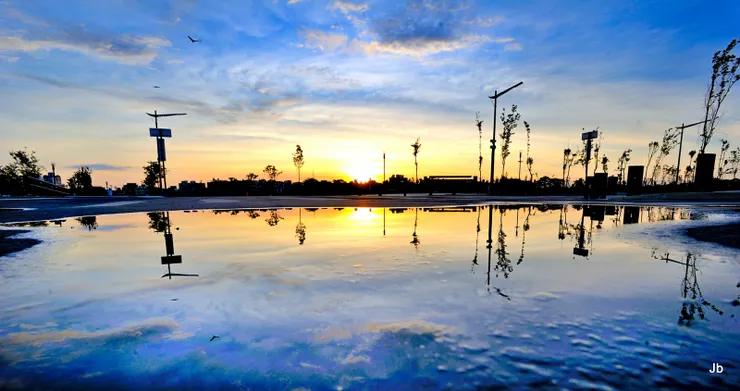 我懷念不被遮蔽的雲天視屏