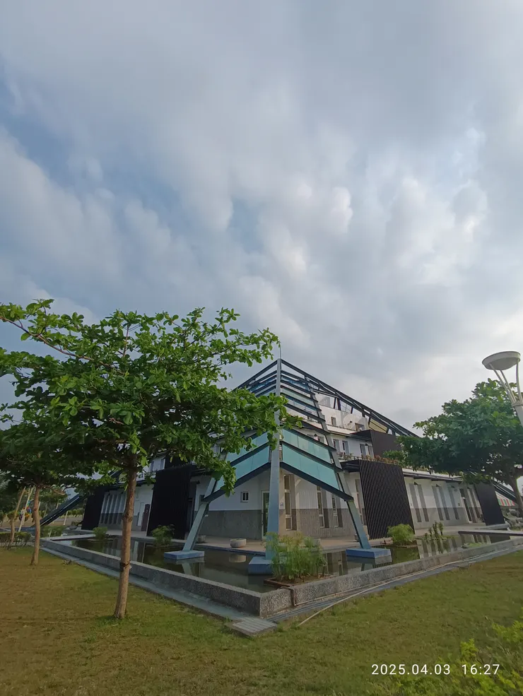 萬巒鄉的納骨塔，自拍攝