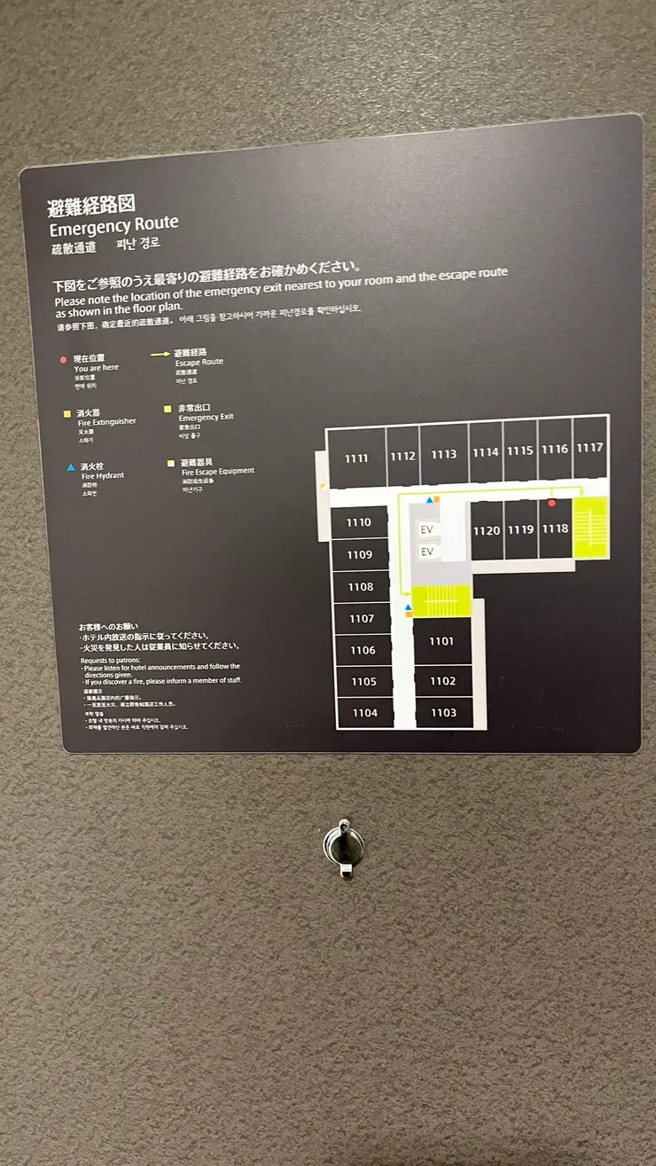 比較特別的是飯店建築為L型。