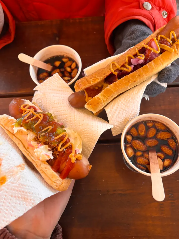 豐富的配料是北歐熱狗的特色，千萬不要錯過囉