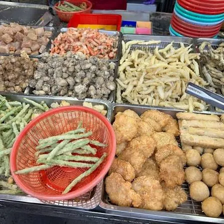 蚵仔寮漁港多樣小吃）圖片截圖於網路）