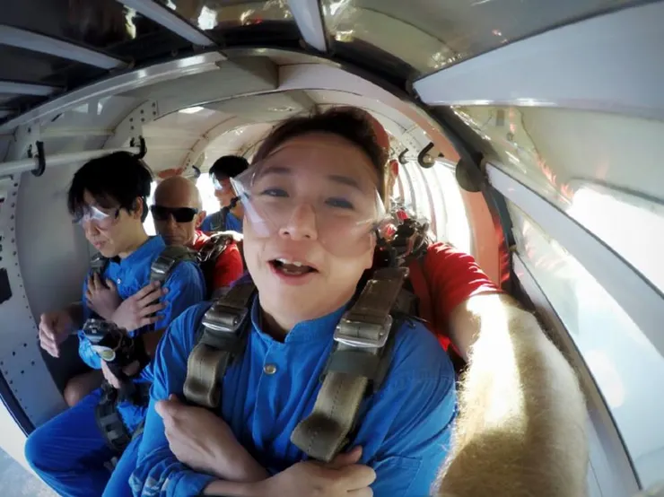 我確定我不是包機跳傘