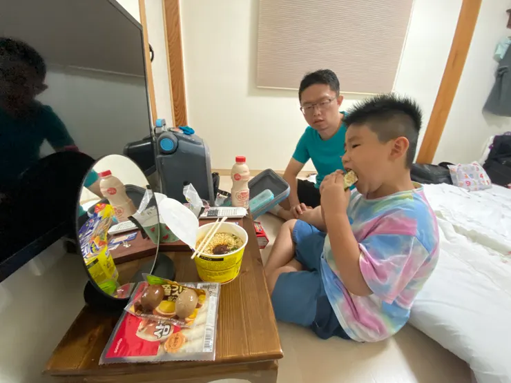 韓國旅遊每晚必備的宵夜親子時間
