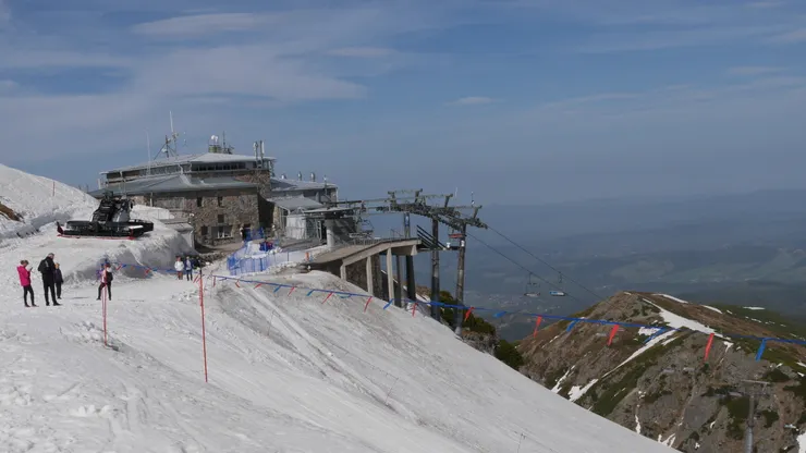 纜車站與滑雪吊椅