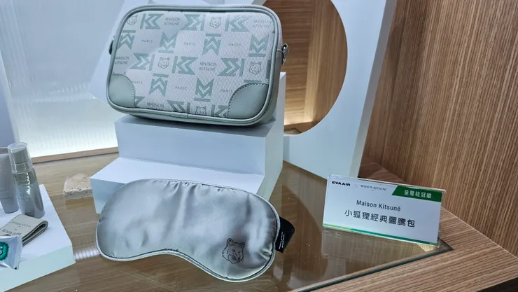 長榮航空皇璽桂冠艙機上過夜包!