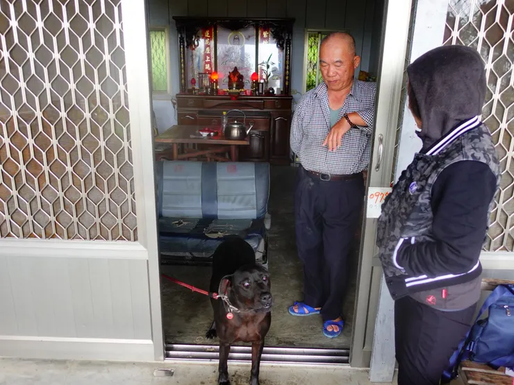 鄰長的爸與好命的小黑