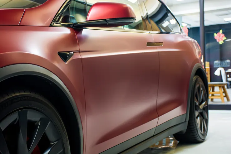 台南奧圖菲汽車包膜推薦|高評價實力店!車體貼膜手路細膩|犀牛