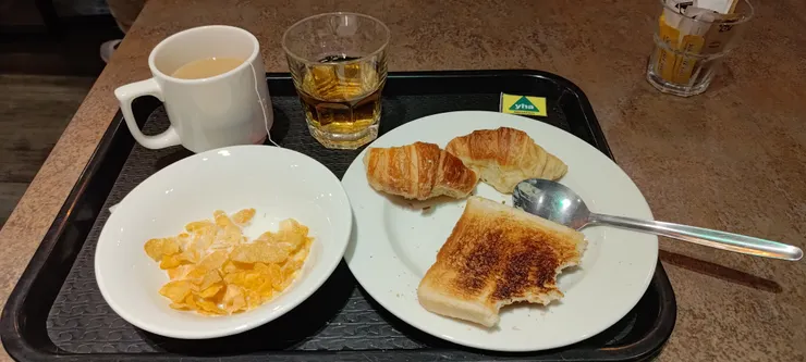 早餐也是採自助式，但吃起來普通