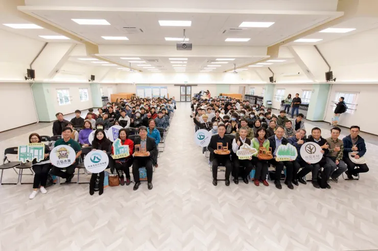 從森林到課桌椅：校園木育與永續—建國中學導入國產木材課桌椅啟用記者會與會貴賓大合照