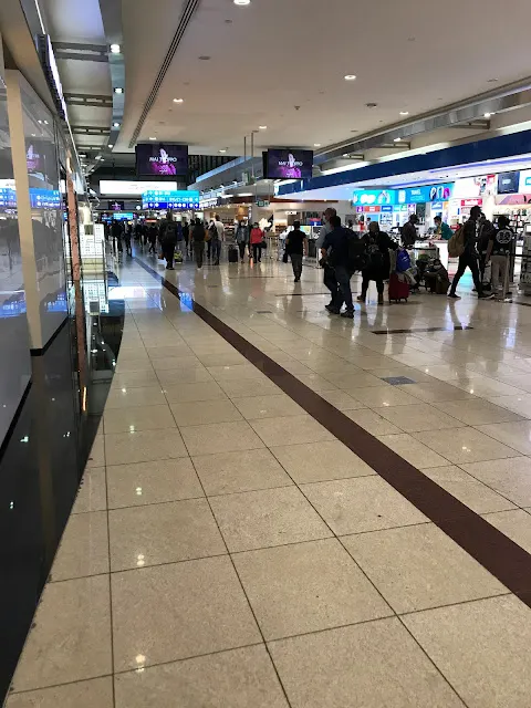 飛行日記(56) 阿聯酋航空 杜拜DXB - 台北TPE  EK366