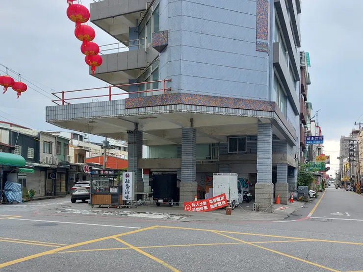 歇業的加油站 / 資料來源：我自己