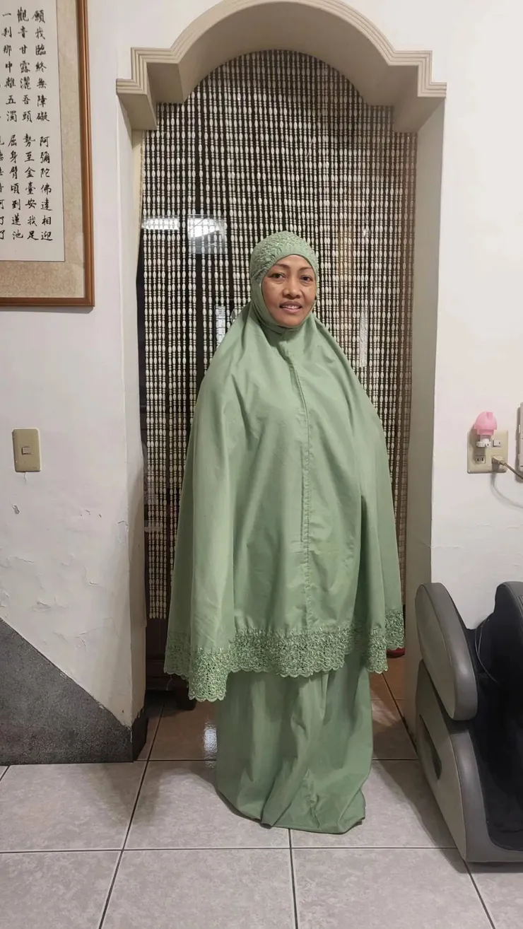 Ahwa在我老家穿著敬拜袍