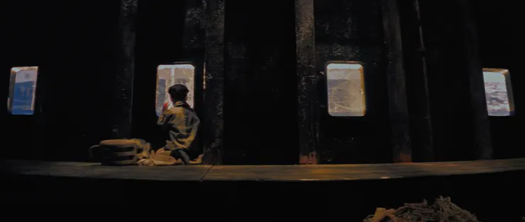 小時候坐在船艙裡看海的1900