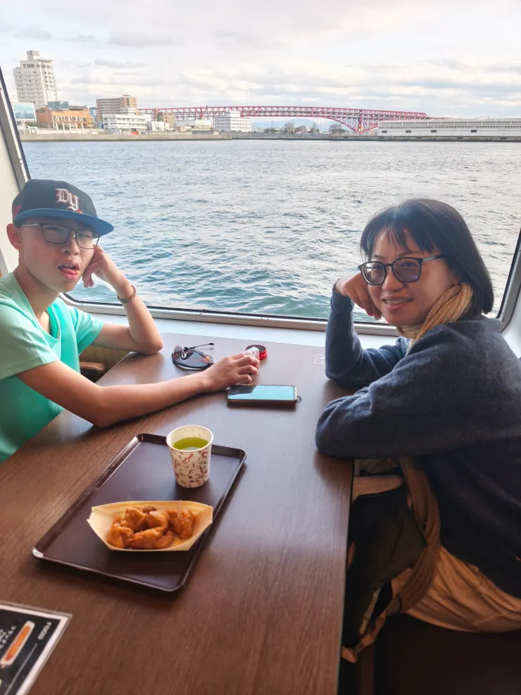 船艙內溫暖又愜意