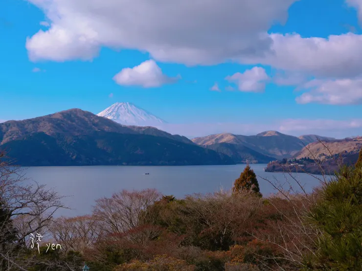 在美侖美奐的歐式建築內眺望遠方富士山與蘆之湖，讓我終於發現何謂真正的「皇家級」享受。