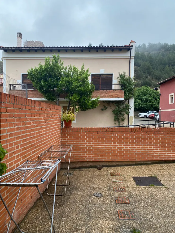 經過數天的艷陽，天空下起雨來