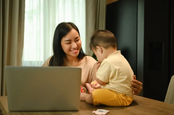有些女性當了媽媽後，自己也育兒，更會明白母親的辛苦。圖/123RF圖庫
