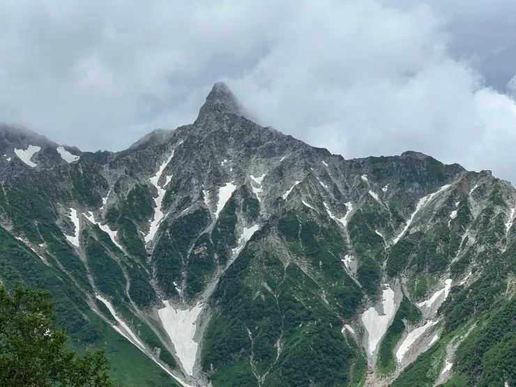 雲開了 槍岳 你好