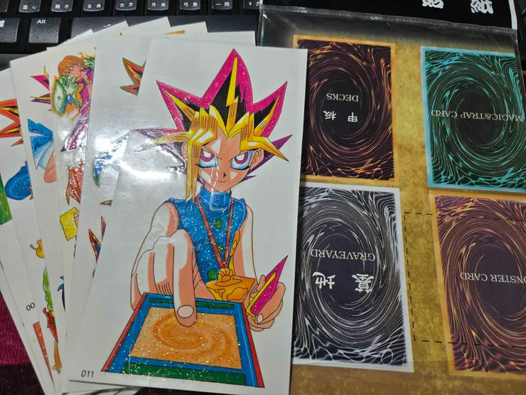 應該也是抽獎拿到的紋身貼紙(?) 和雜貨店賣的場地紙