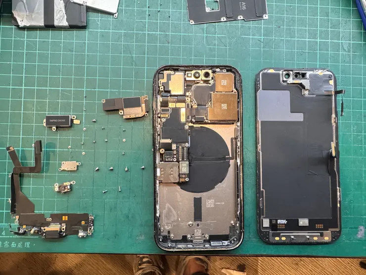iPhone 14 Pro 螢幕+主板維修案例