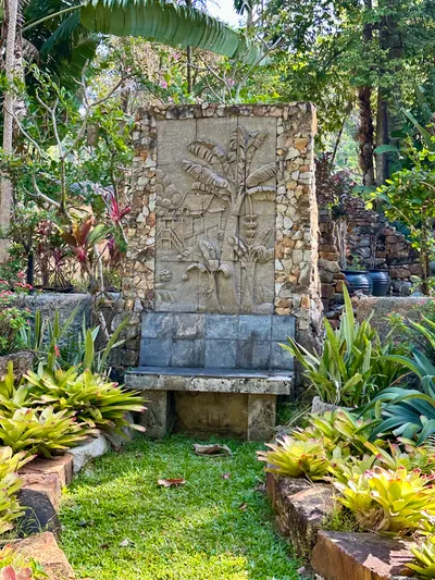 在責任與歷史的重量裡，我學著為自己留一點位置