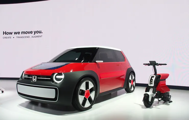 「Sustaina-C Concept」照片左 和「Pocket Concept」照片右側