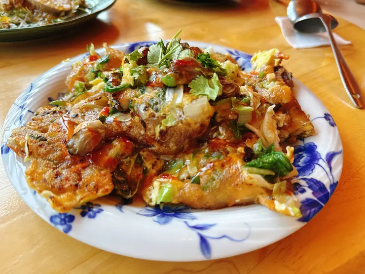 石蚵海蠣煎 $260/份 - 石蚵非常的飽滿，外層煎得金黃酥脆、粉漿很Q彈，喜歡石蚵的必點